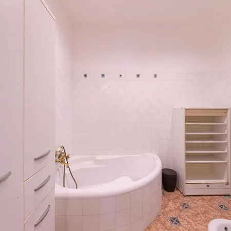 Jureka Sea View 2 Apartman *